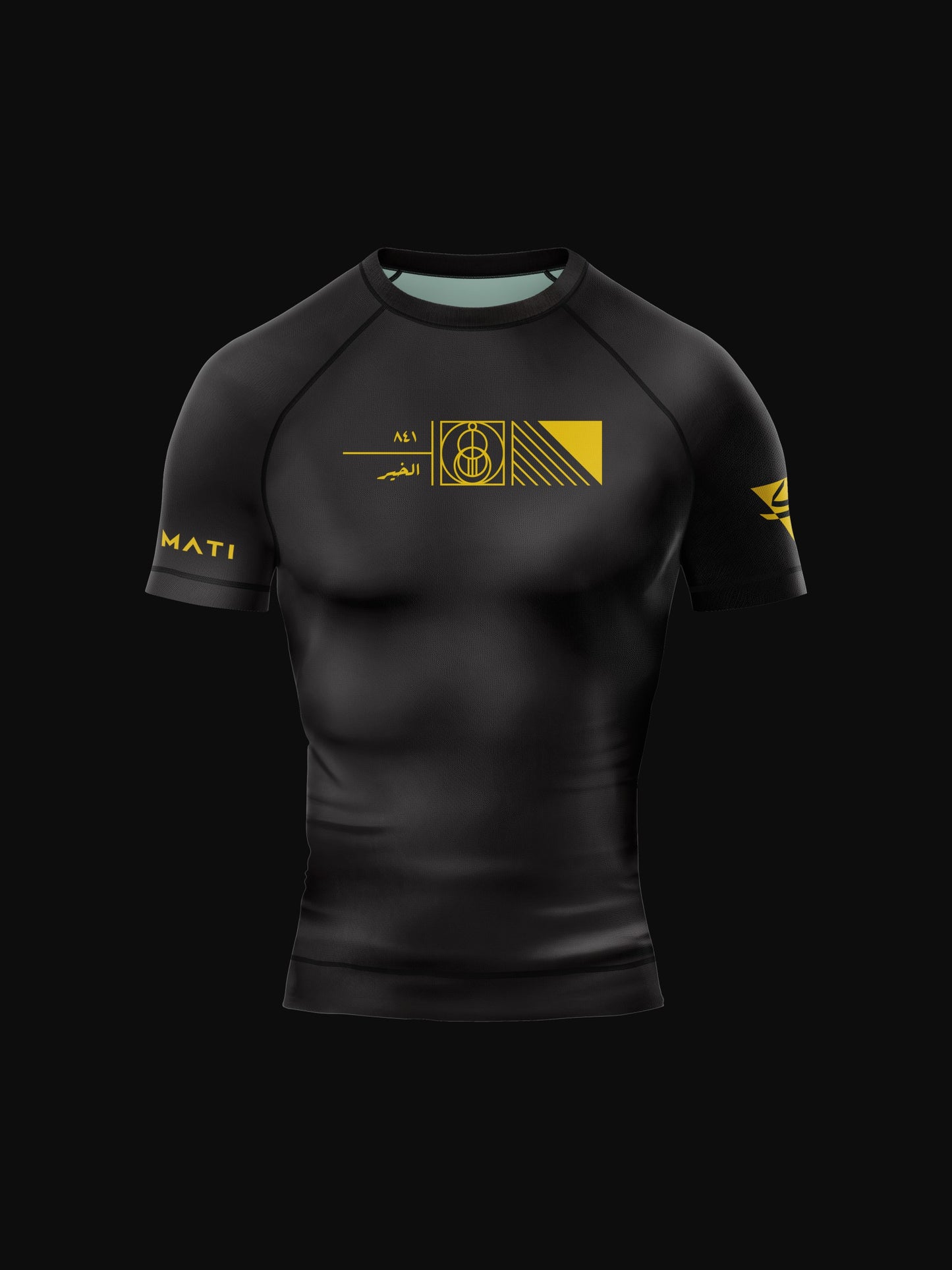 Black rashguard with arabic design, used for jiu-jitsu and other martial arts (e.g. MMA). This product features an exclusive print about a popular, common arabic expression regarding hope and optimism. Inspired by different types of arabic calligraphy, it exhibits a beautiful, geometrical style, featuring popular symbols such as the crescent, moon and stars. It also shows the brand logo and name on its sleeves. Front view. Yellow and Green print color.
